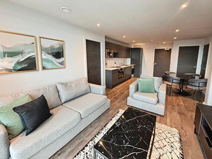 2 Bedroom Apartment To Rent In Embankment Exchange, M3