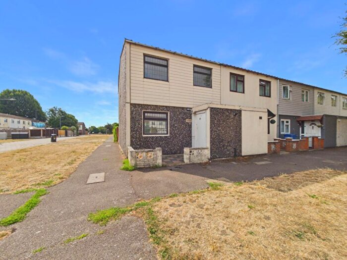 3 Bedroom Terraced House For Sale In Larkspur Close, South Ockendon, Essex, RM15