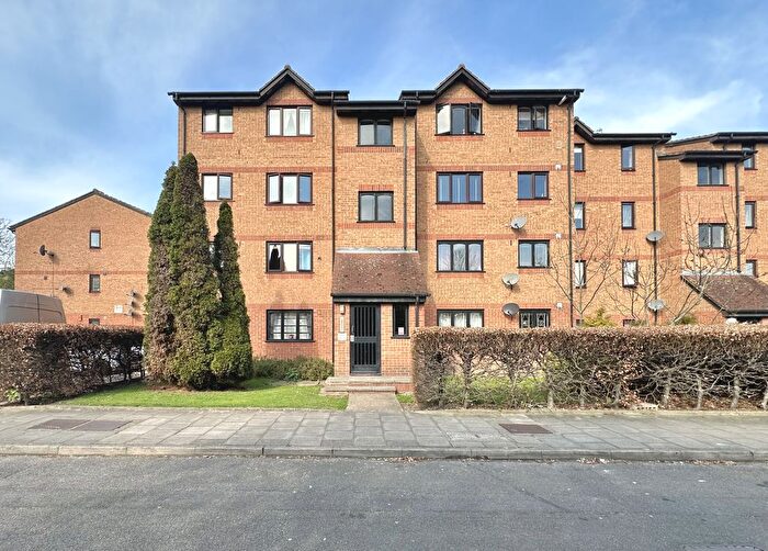 Studio To Rent In Glenville Grove, London, SE8