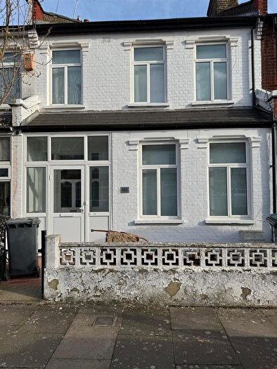 3 Bedroom Terraced House To Rent In Boundary Road, Tottenham, London, N22