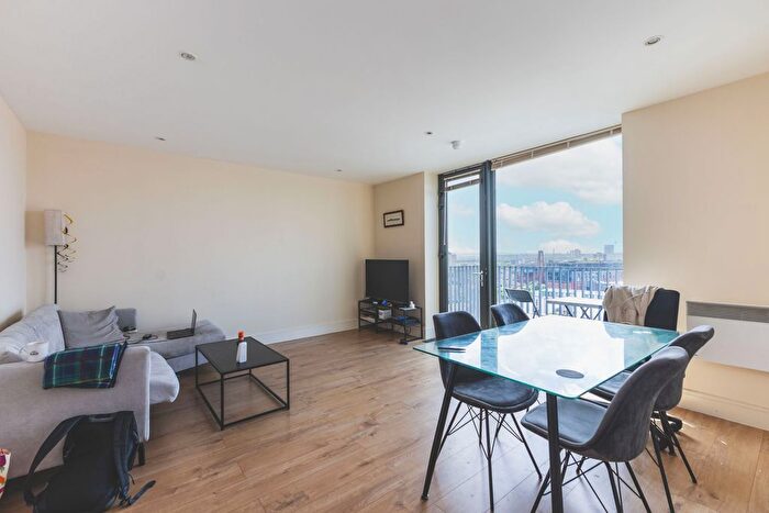 2 Bedroom Flat To Rent In Antonine Heights, City Walk, SE1