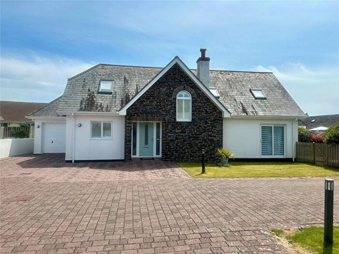 5 Bedroom Detached House To Rent In Warwick Close, Padstow, PL28