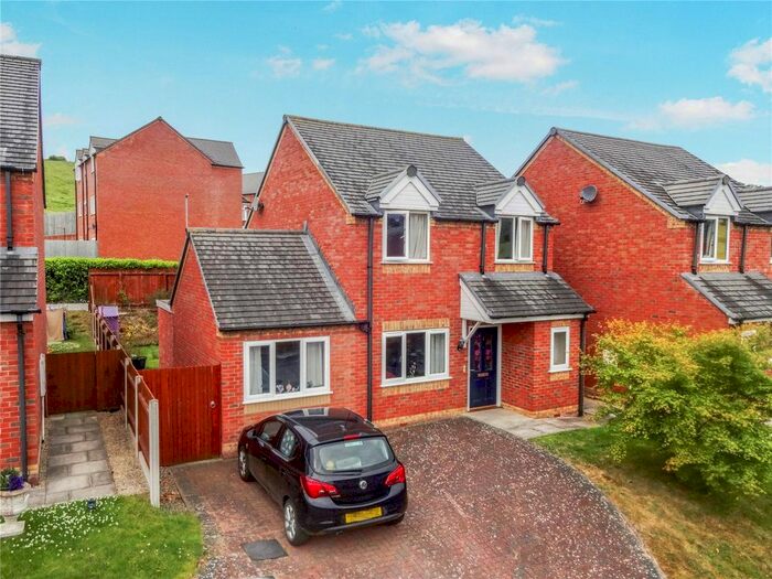 4 Bedroom Detached House For Sale In Brynmor Close, Newtown, Powys, SY16