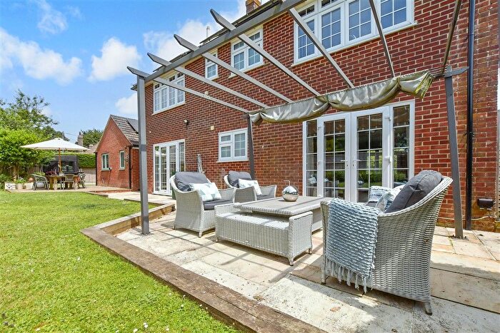 4 Bedroom Detached House For Sale In Bowl Field, Hastingleigh, Ashford, Kent, TN25