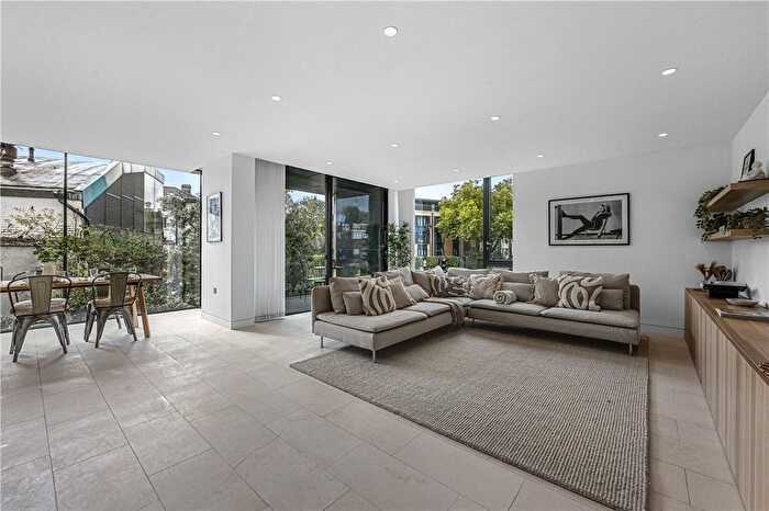 3 Bedroom Flat To Rent In Latitude House, Oval Road, London, NW1