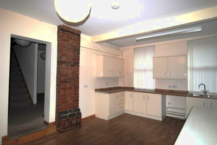 3 Bedroom Property To Rent In High Street, Rushden, NN10