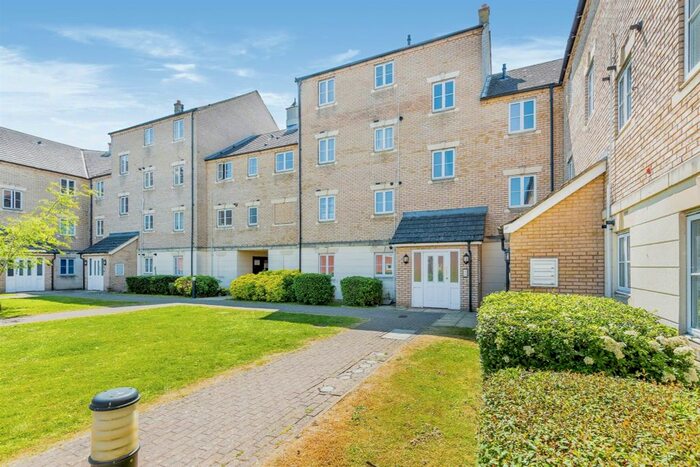 2 Bedroom Flat To Rent In Baines Way, Grange Park, Northampton, NN4