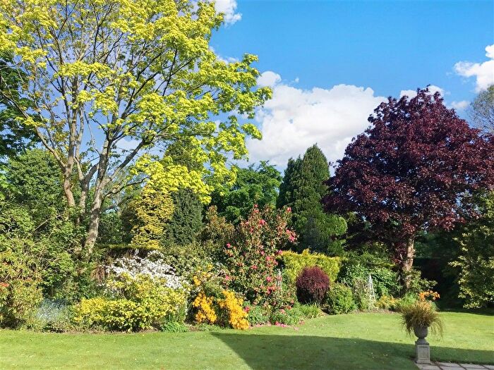 4 Bedroom Detached Bungalow For Sale In Pound Green, Buxted, Uckfield, East Sussex, TN22