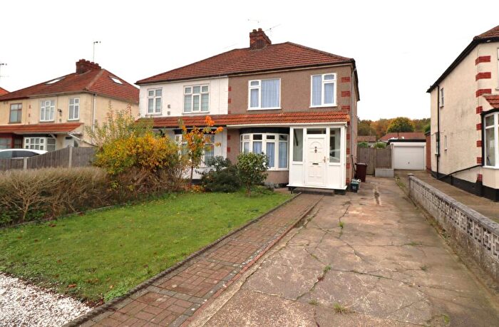 3 Bedroom Semi Detached House For Sale In Arterial Road, Rayleigh, SS6