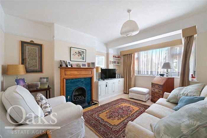 3 Bedroom Semi-Detached House For Sale In Hassocks Road, Streatham Vale, SW16