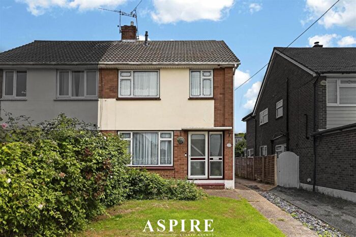 3 Bedroom Semi Detached House For Sale In Stanley Road, Benfleet, SS7