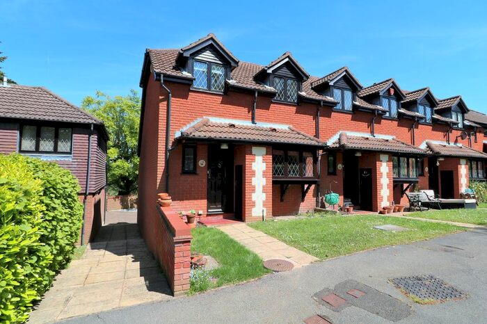 2 Bedroom End Of Terrace House To Rent In Harrowlands Park, Dorking RH4