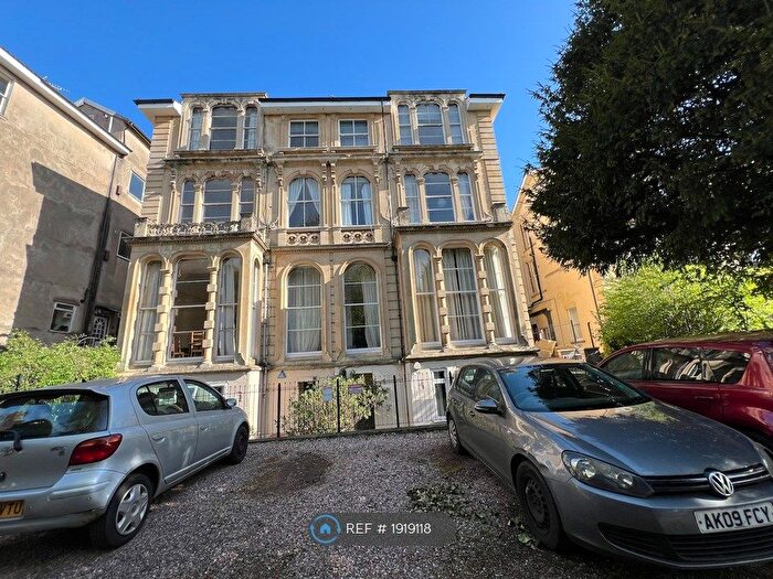 4 Bedroom Flat To Rent In Tyndalls Park Road, Bristol, BS8
