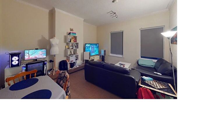 2 Bedroom Flat To Rent In Belle Vue Road, Leeds, LS3