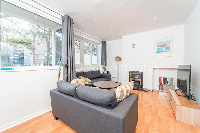 3 Bedroom Ground Maisonette To Rent In Milton Garden Estate, Stoke Newington, London, N16