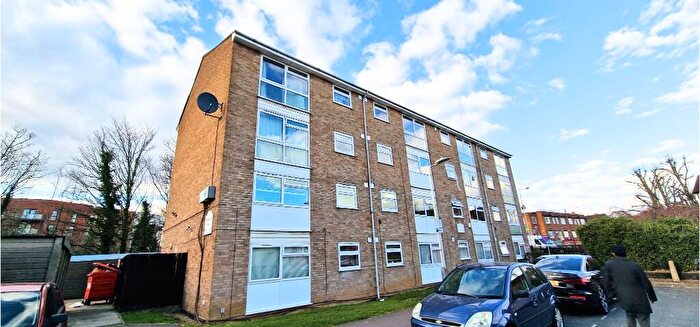 2 Bedroom Flat To Rent In Holdbrook Way, Romford, London, RM3