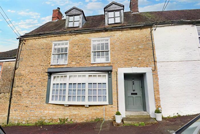 4 Bedroom Terraced House For Sale In Mill Street, Wincanton, BA9