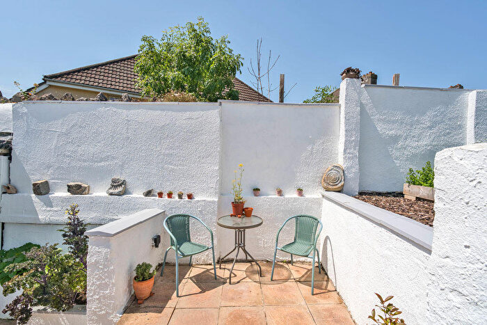 1 Bedroom Flat For Sale In Upper Bristol Road, Milton - Lovely Garden Maisonette, BS22