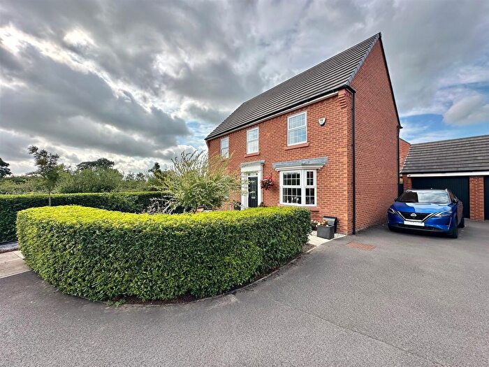 4 Bedroom Detached House For Sale In Snow Crest Place, Stapeley, Cheshire, CW5