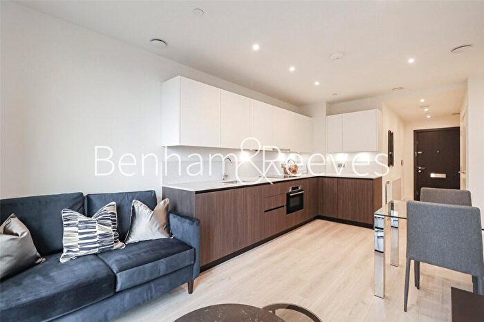 1 Bedroom Apartment To Rent In Affinity View, London, E16