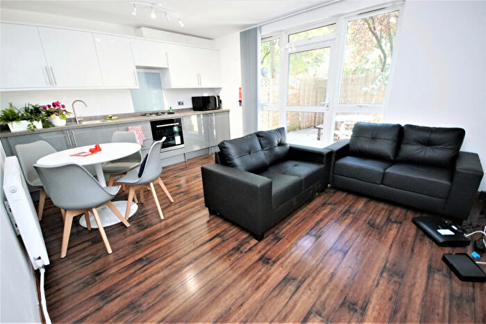 4 Bedroom Maisonette To Rent In Camden Street, Camden, NW1