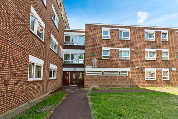 3 Bedroom Maisonette For Sale In John Burns Drive, Barking, IG11