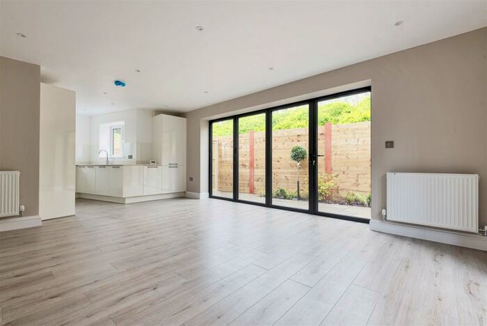 3 Bedroom Flat To Rent In Canbury Park Road, Kingston Upon Thames, KT2