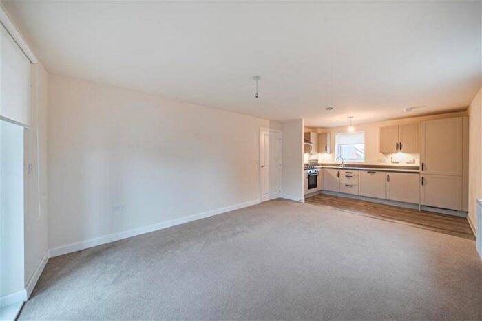 2 Bedroom Flat To Rent In Bedroom Property In Betony Meadow, Dunstable, LU5