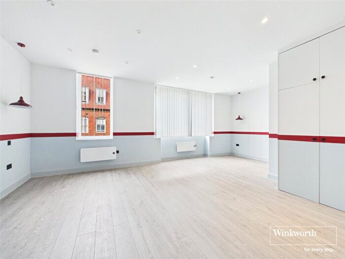 Studio To Rent In London Road, Newbury, Berkshire, RG14