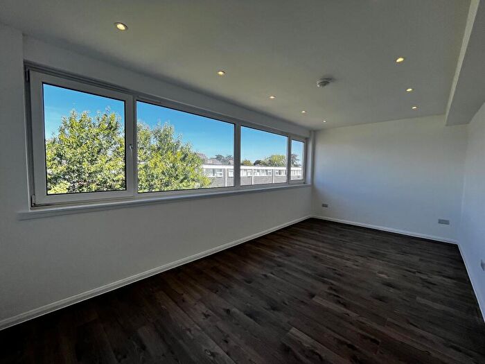 2 Bedroom Maisonette To Rent In The Broadway, Plymouth, PL9