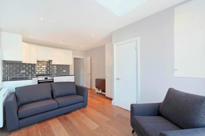 1 Bedroom Flat To Rent In Collingbourne Road, London, W12