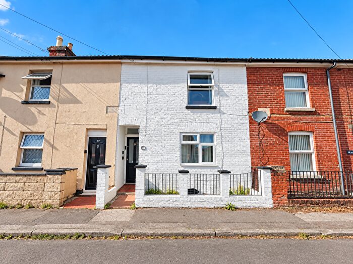 2 Bedroom Terraced House For Sale In Edward Road, Southampton, SO15