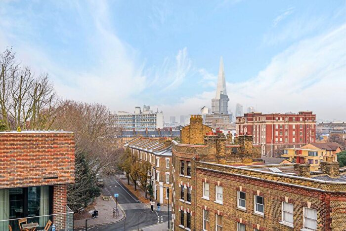 2 Bedroom Flat To Rent In Trafalgar Place, Elephant And Castle, London, SE17