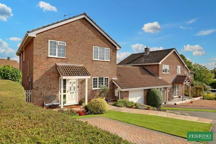 4 Bedroom Detached House For Sale In Orchard Close, Aylburton, Lydney, Gloucestershire., GL15