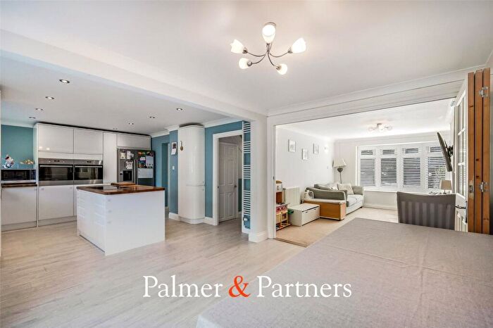 4 Bedroom Semi Detached House For Sale In Linnet Drive, Tile Kiln, Chelmsford, Essex, CM2