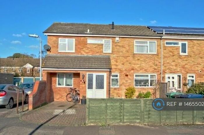4 Bedroom End Of Terrace House To Rent In Beverley Way, Cambridge, CB2