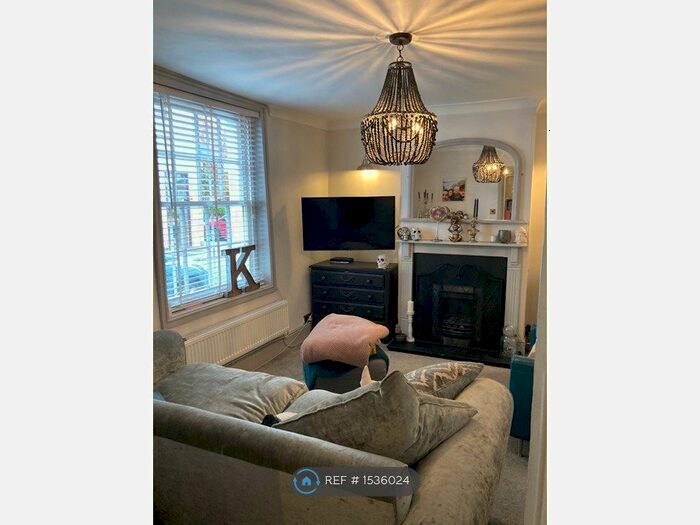 3 Bedroom Terraced House To Rent In Church Street, Lutterworth, LE17