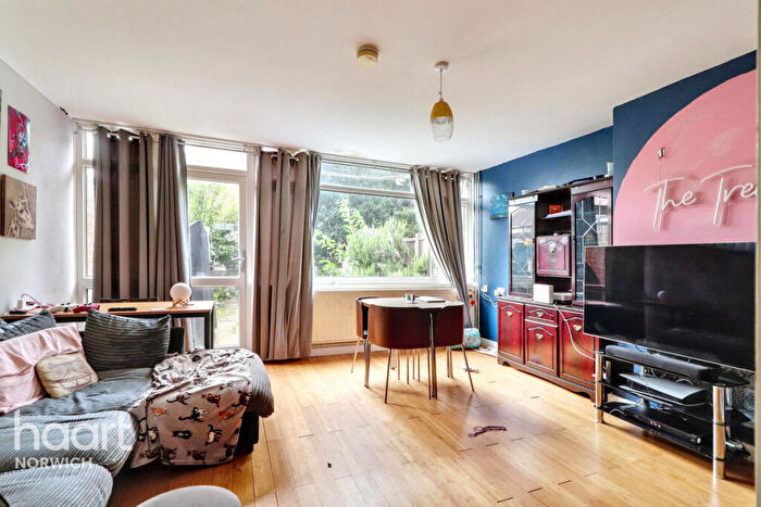 3 Bedroom Maisonette For Sale In Kensington Place, Norwich, NR1