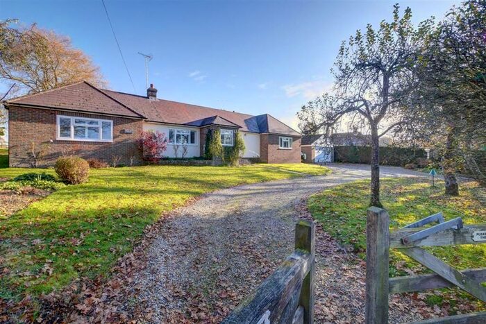 4 Bedroom Detached Bungalow For Sale In Grove Hill, Hellingly, Hailsham BN27