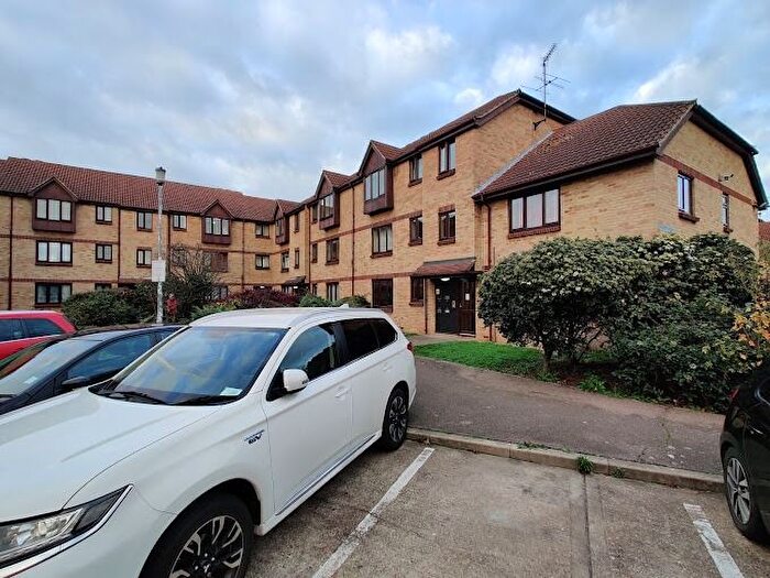 2 Bedroom Flat To Rent In Maple Court, Spring Close, Chadwell Heath, RM8