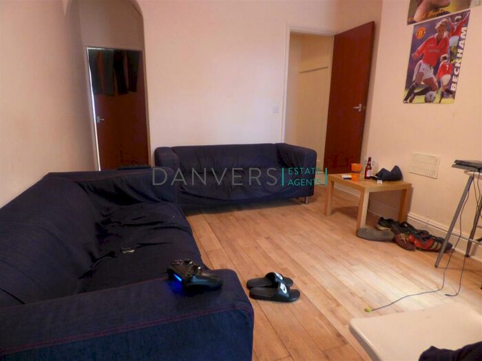 3 Bedroom Terraced House To Rent In Grasmere Street, Leicester, LE2