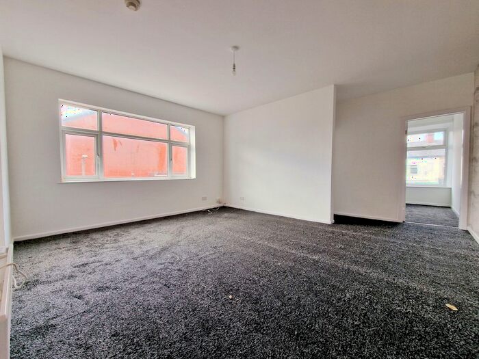 2 Bedroom Flat To Rent In Leyland Lane, Leyland, PR25