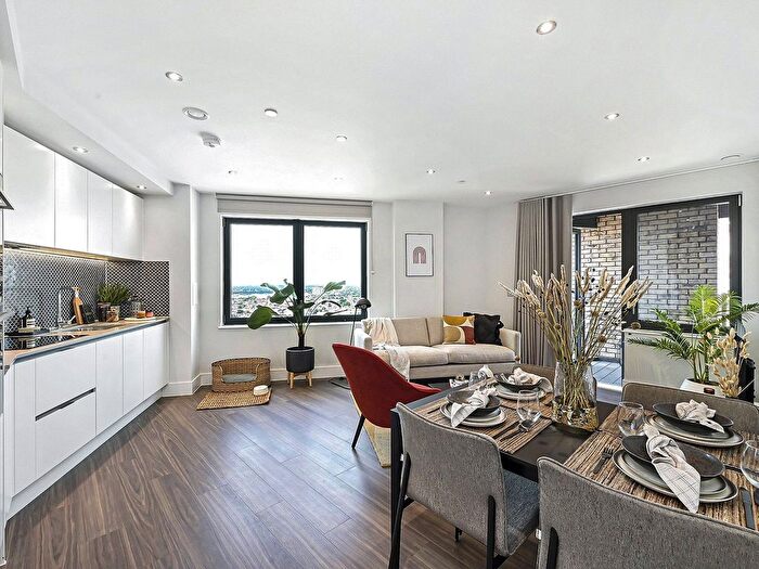 2 Bedroom Flat To Rent In Uncle Southall, Merrick Road, Southall, Middlesex, UB2