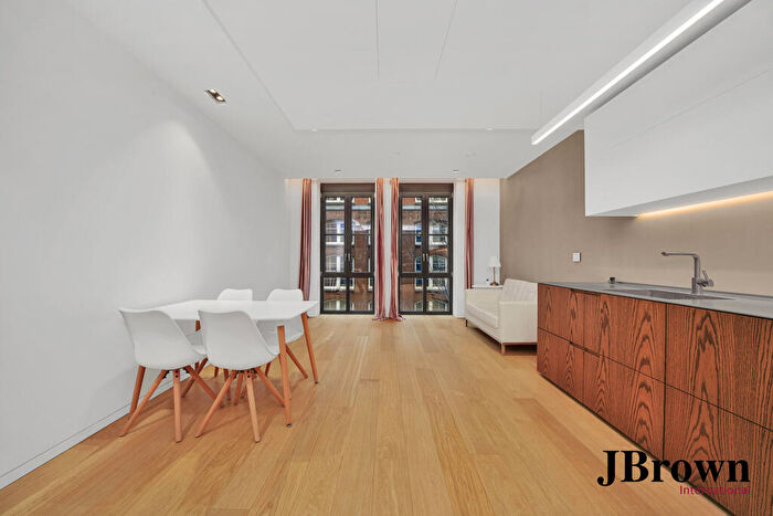 2 Bedroom Apartment To Rent In The Underwood Building, Bartholomew Close, London, EC1A