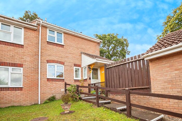 1 Bedroom End Of Terrace House For Sale In Larch Way, Haywards Heath, RH16