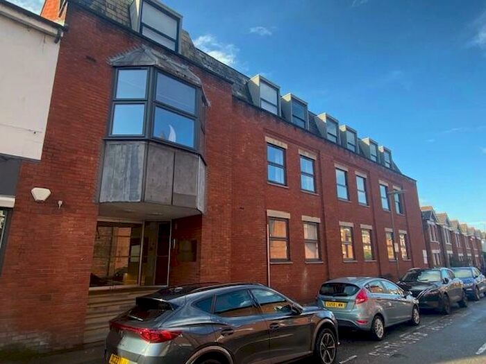 1 Bedroom Apartment To Rent In Minorca Road, Weybridge, KT13