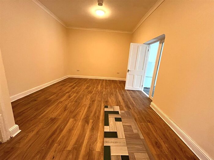 5 Bedroom Terraced House To Rent In Blythswood Road, Ilford, IG3
