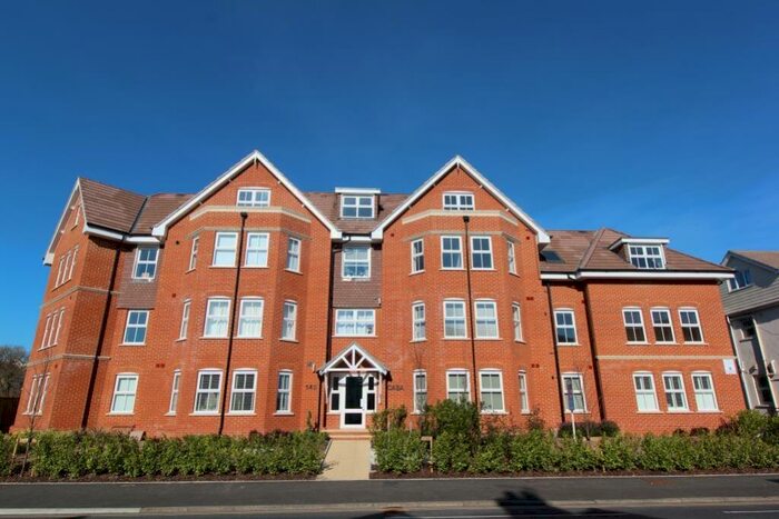2 Bedroom Apartment To Rent In Bournemouth Road, Lower Parkstone, Poole, BH14