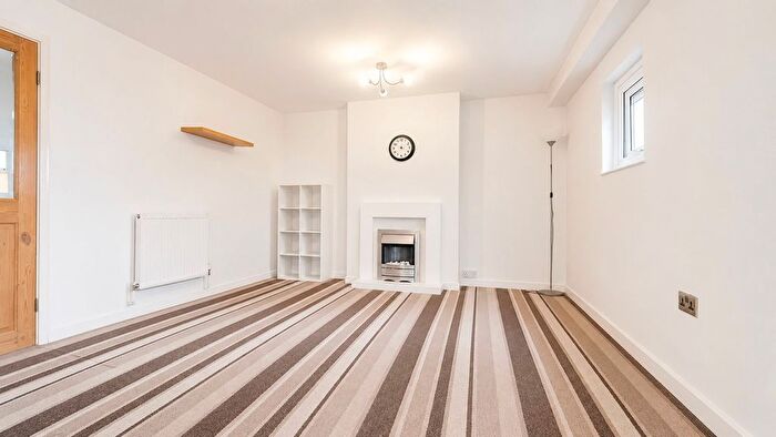 2 Bedroom Flat To Rent In Kamloops Crescent, Leicester, LE1