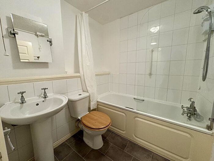 1 Bedroom Flat To Rent In Britton Close, SE6